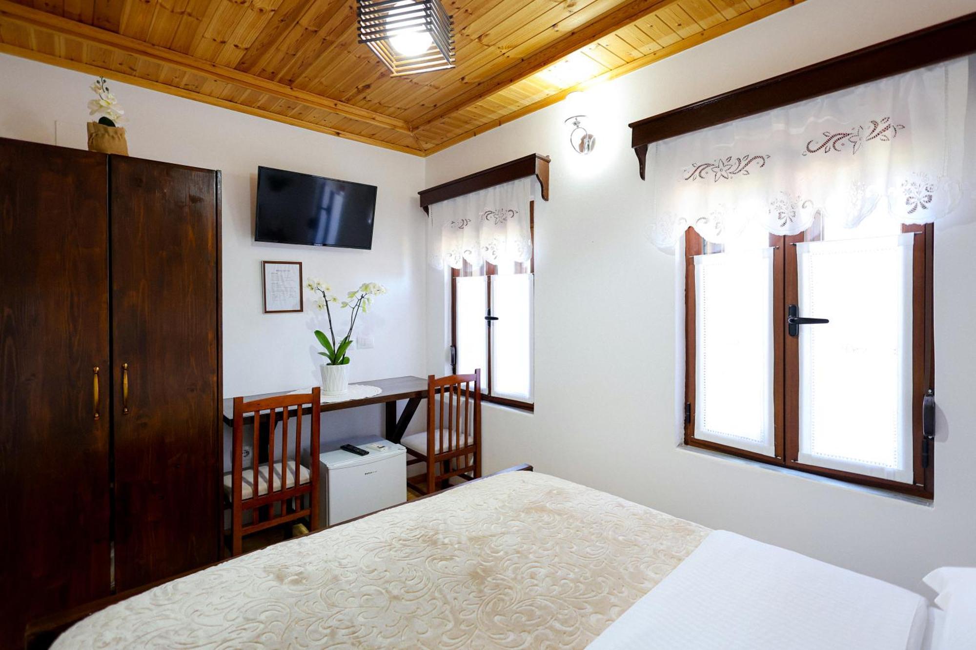 Guest house E Skulptorit-unesco Quarter Berat